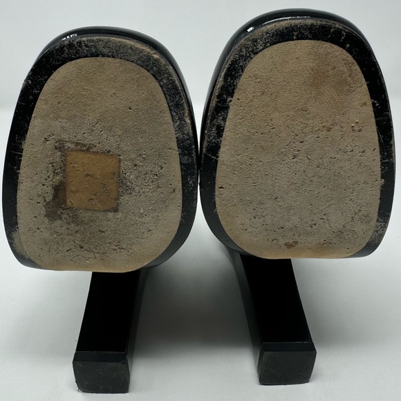 Pre-loved Cahanel shoes Size 39EU
Black Patent Moccasin heel Loafer Pumps - Picture 14 of 14